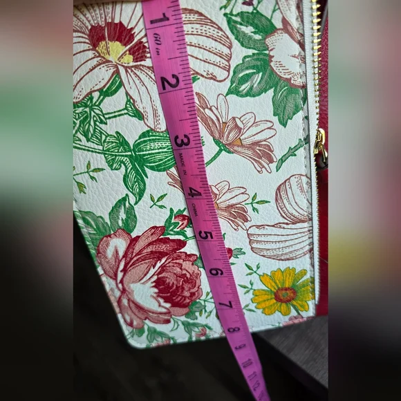 Red tote bag with attached floral clutch - Picture 6 of 10